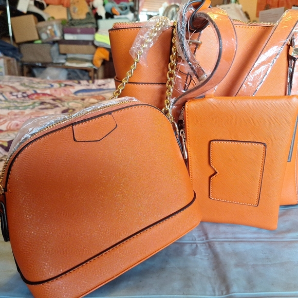 NWT 3 pc set handbags - Picture 5 of 6